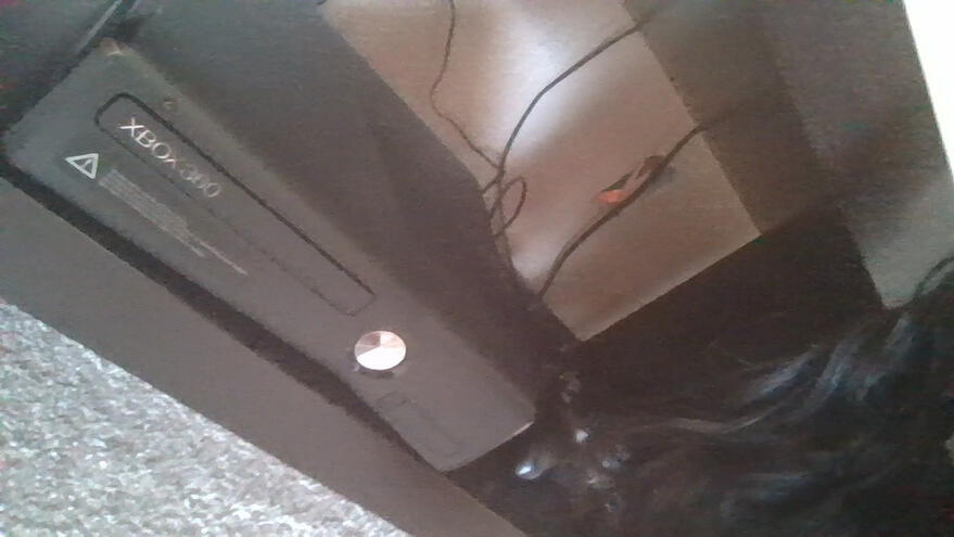 me and my old xbox !! ((hair cameo babes))